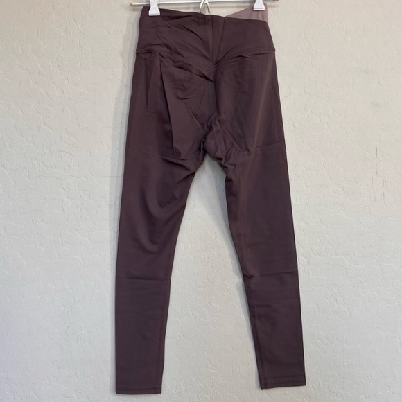 Halara In My Feels Cloudful Crossover Color Block Leggings - Picture 3 of 8